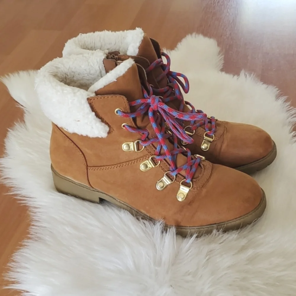 Steve Madden girls tan lace up boots sz 5
